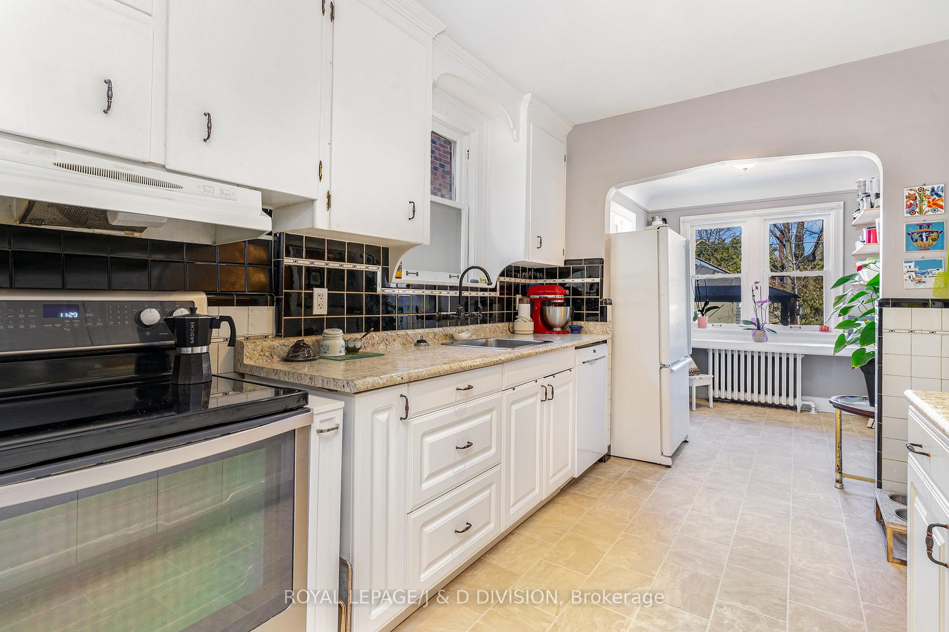 Photo 10 of 66 Sutherland Drive, Toronto, Leaside — HOMEH