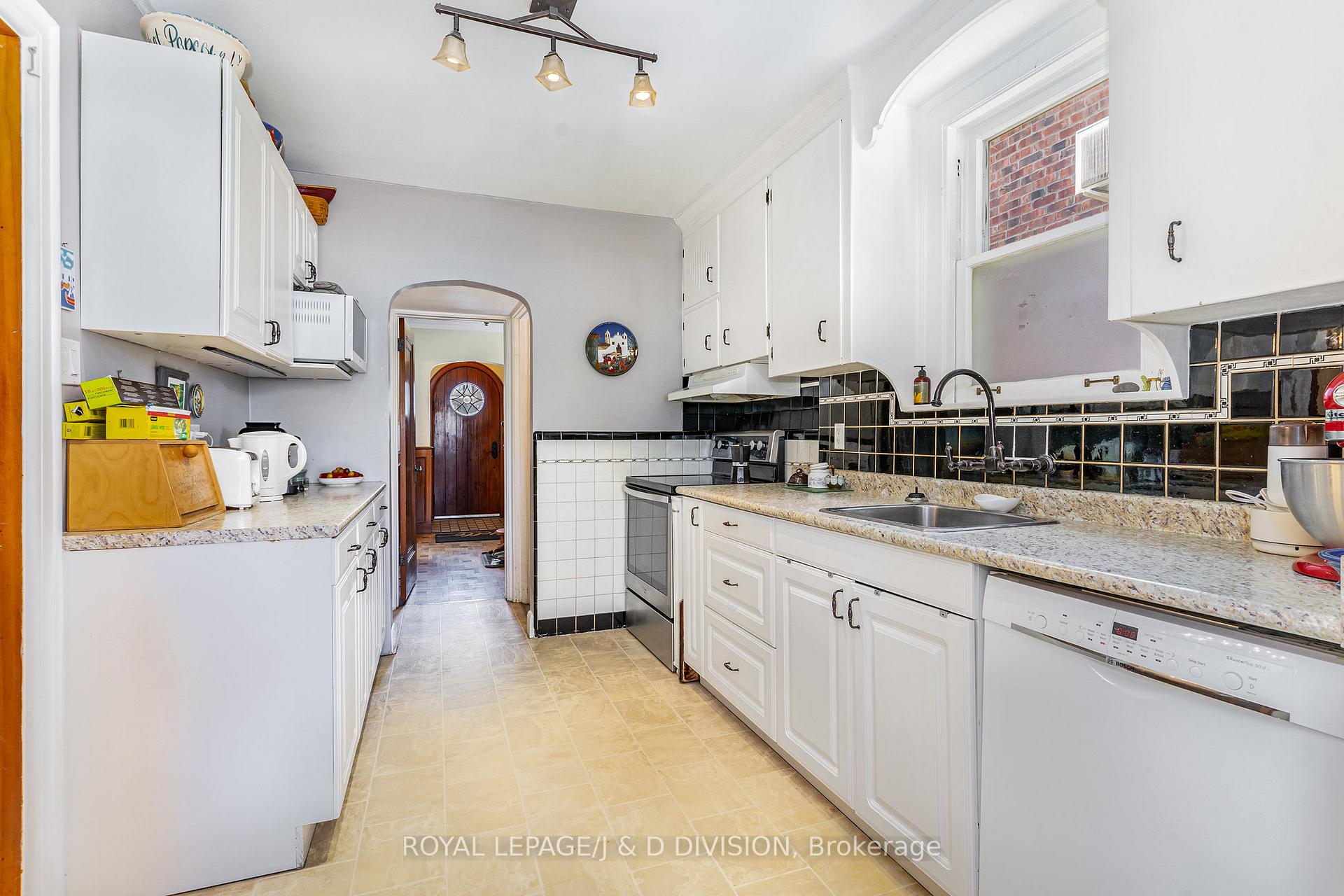 Photo 11 of 66 Sutherland Drive, Toronto, Leaside — HOMEH