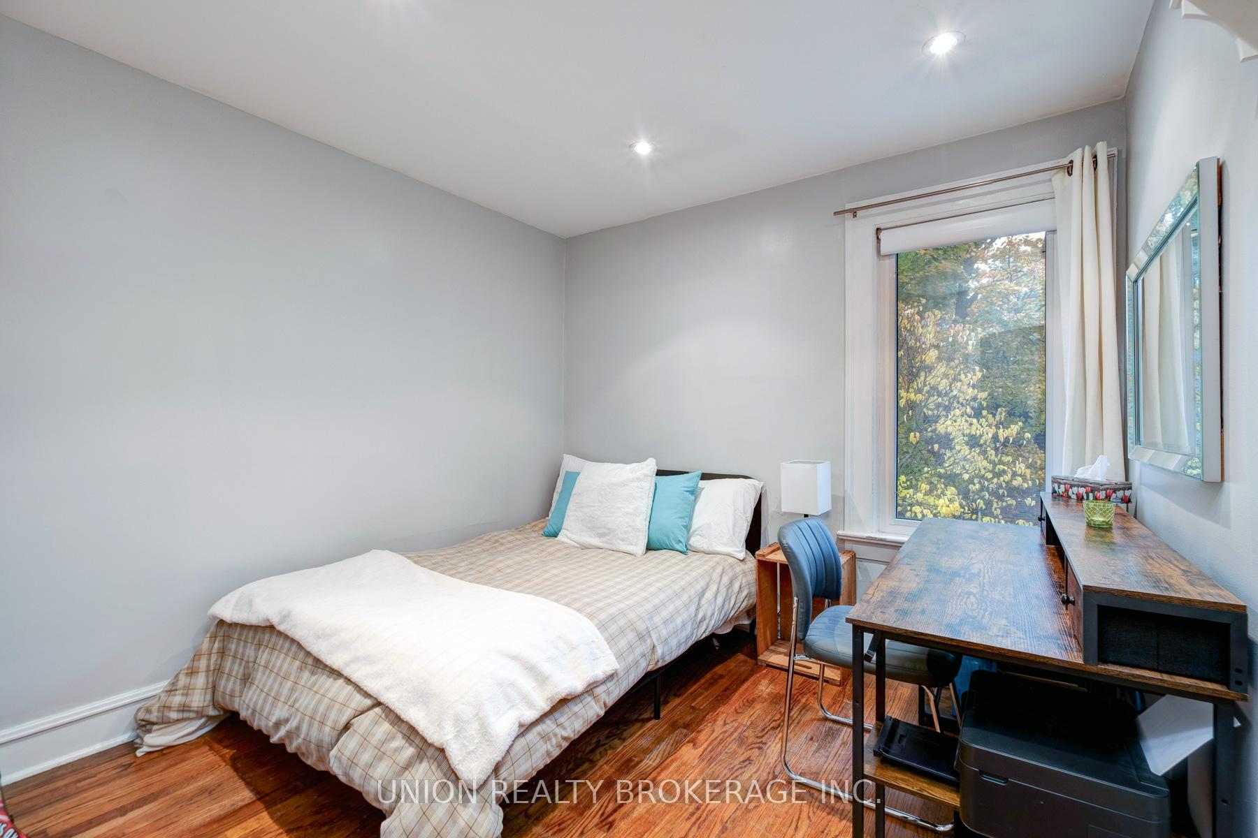Photo 12 of 153 Wineva Avenue, Toronto, The Beaches — HOMEH