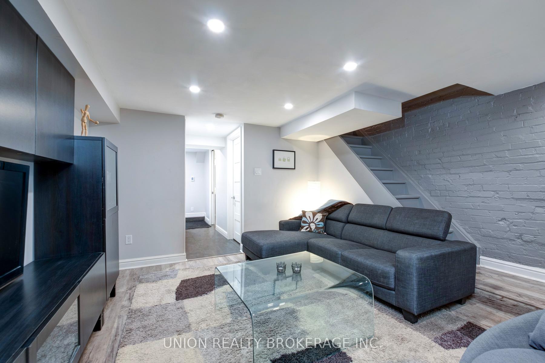 Photo 15 of 153 Wineva Avenue, Toronto, The Beaches — HOMEH