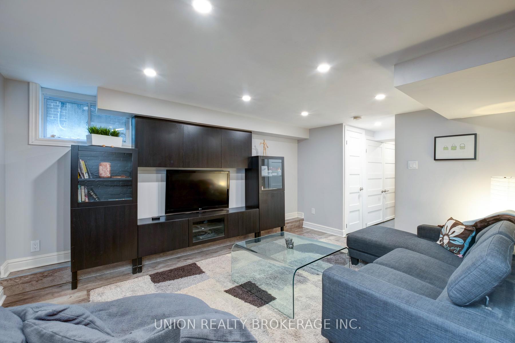Photo 16 of 153 Wineva Avenue, Toronto, The Beaches — HOMEH