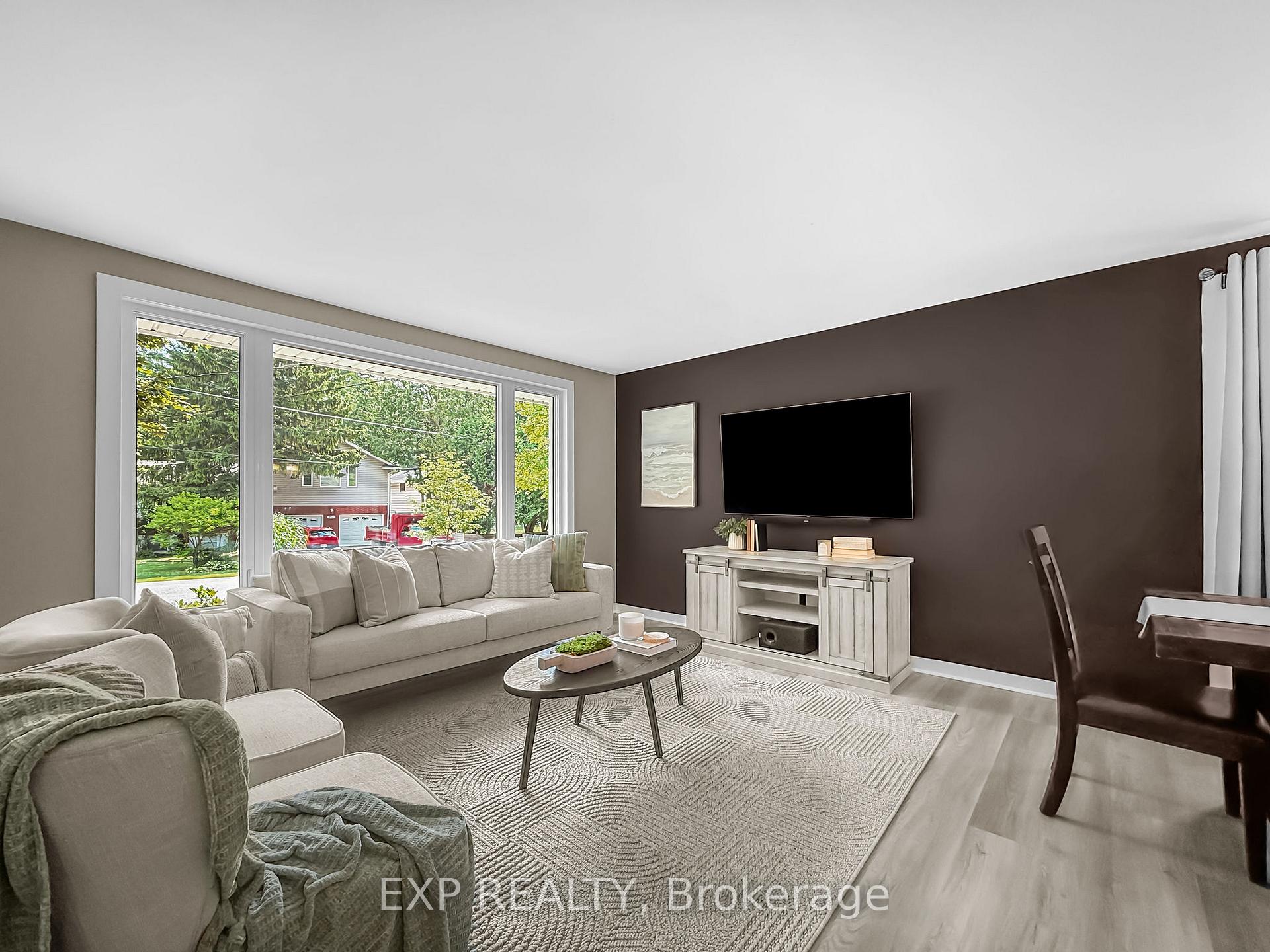 Photo 3 of 2135 Mockingbird Street, Strathroy-Caradoc, Campbellvale — HOMEH