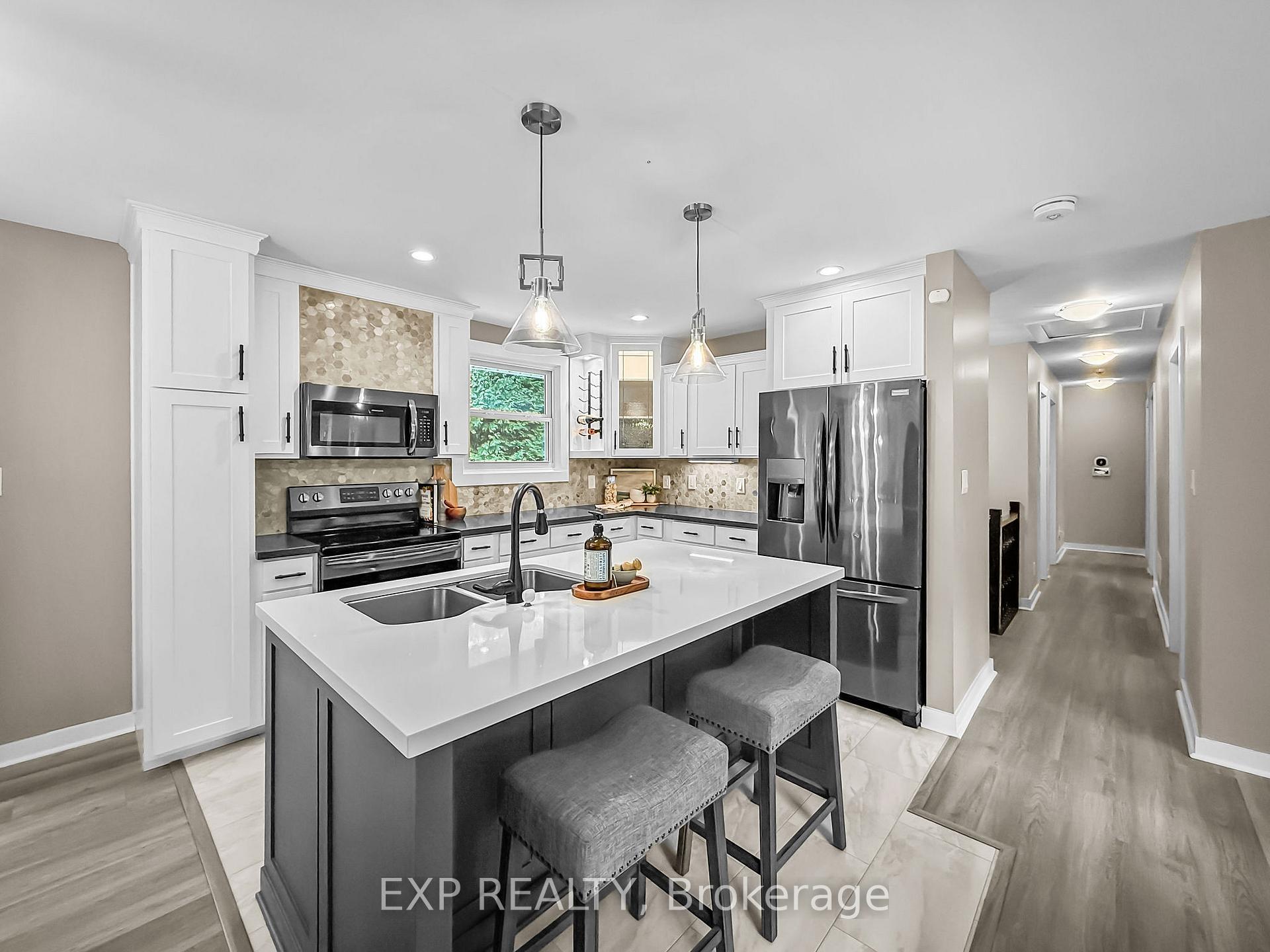 Photo 5 of 2135 Mockingbird Street, Strathroy-Caradoc, Campbellvale — HOMEH