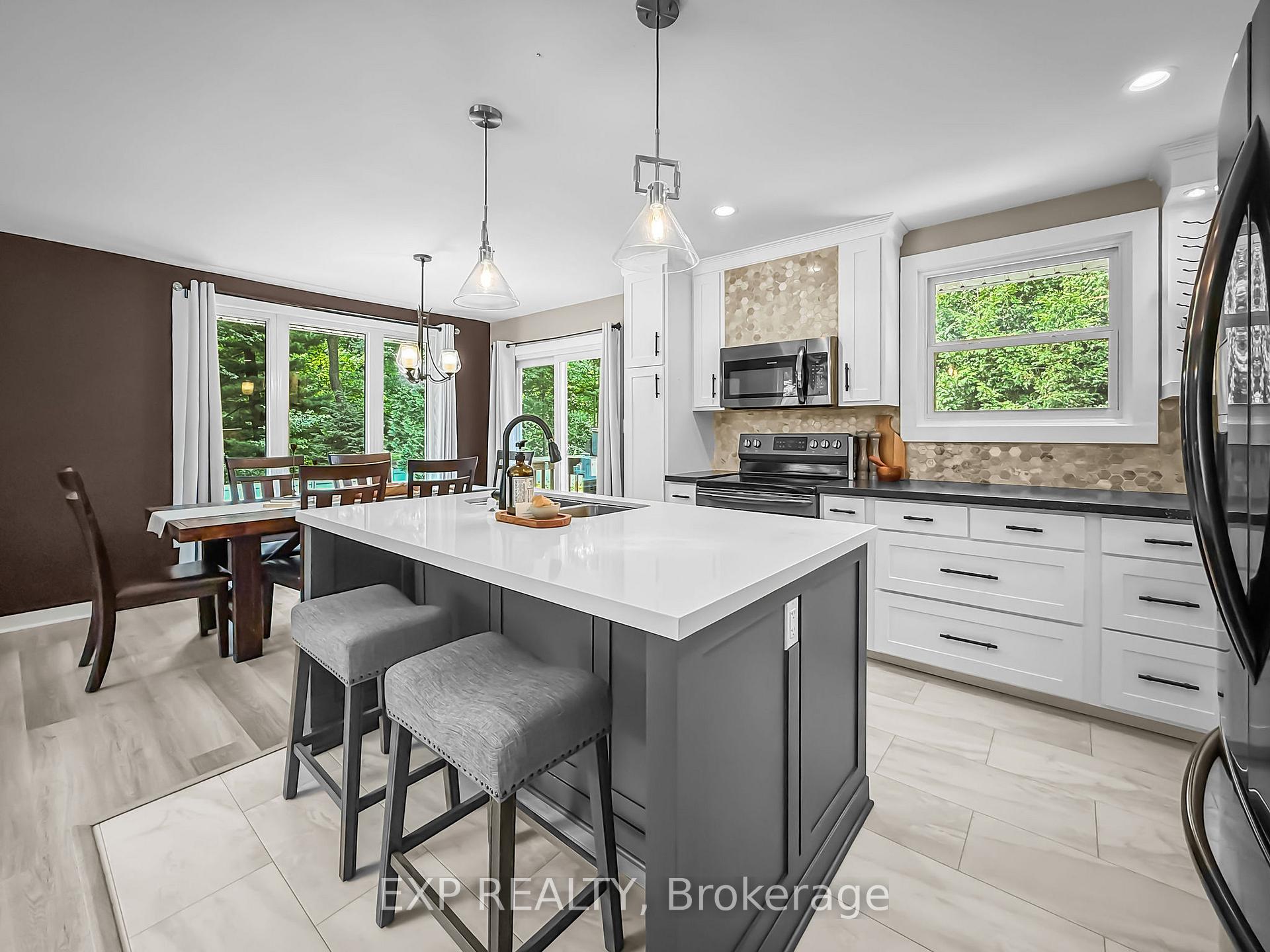 Photo 8 of 2135 Mockingbird Street, Strathroy-Caradoc, Campbellvale — HOMEH