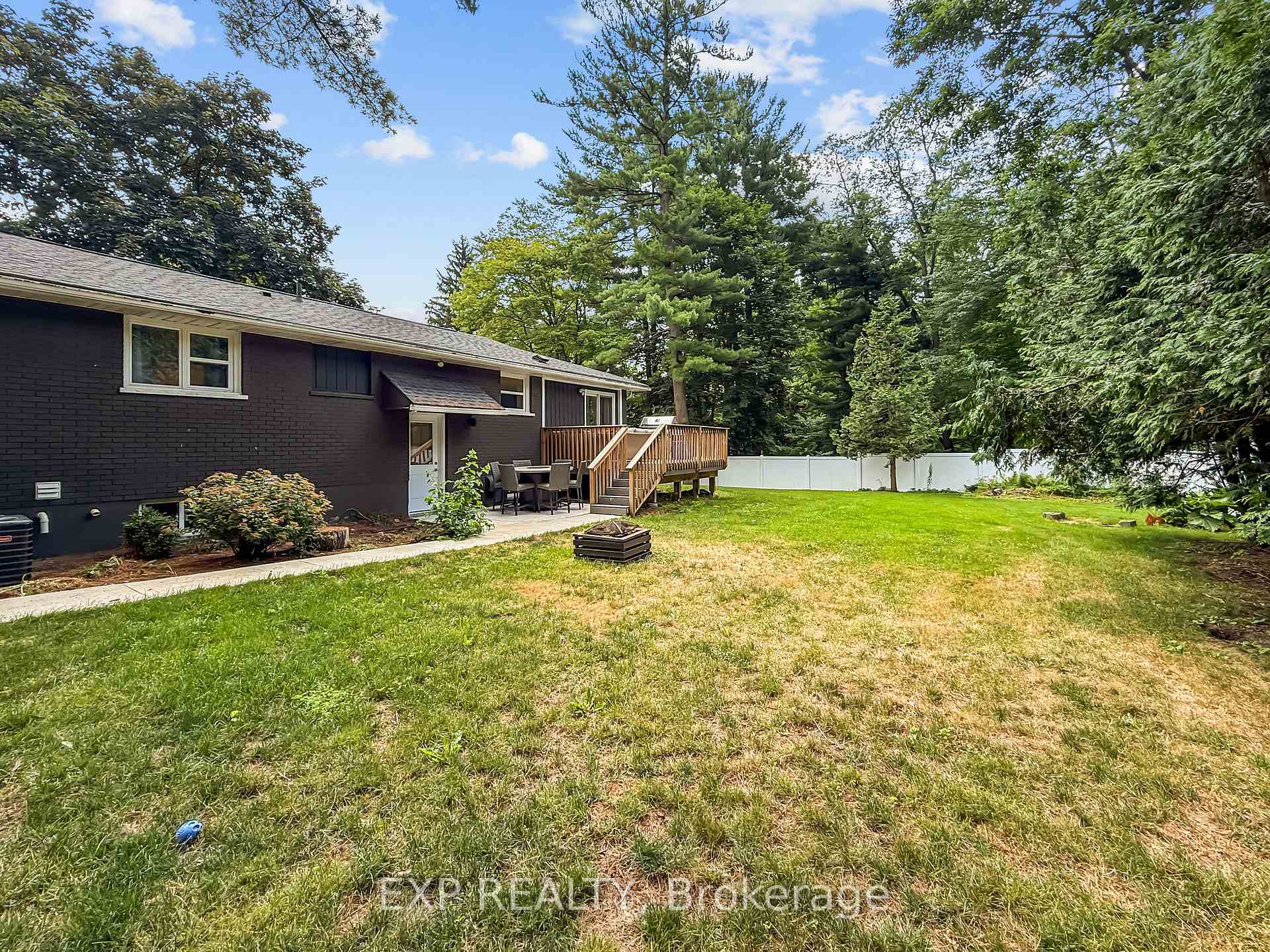 Photo 34 of 2135 Mockingbird Street, Strathroy-Caradoc, Campbellvale — HOMEH