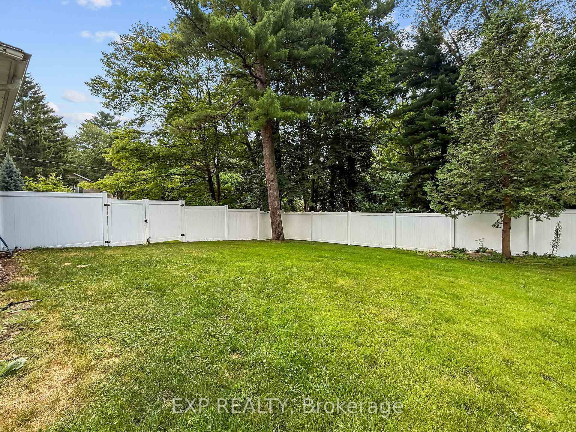 Photo 40 of 2135 Mockingbird Street, Strathroy-Caradoc, Campbellvale — HOMEH