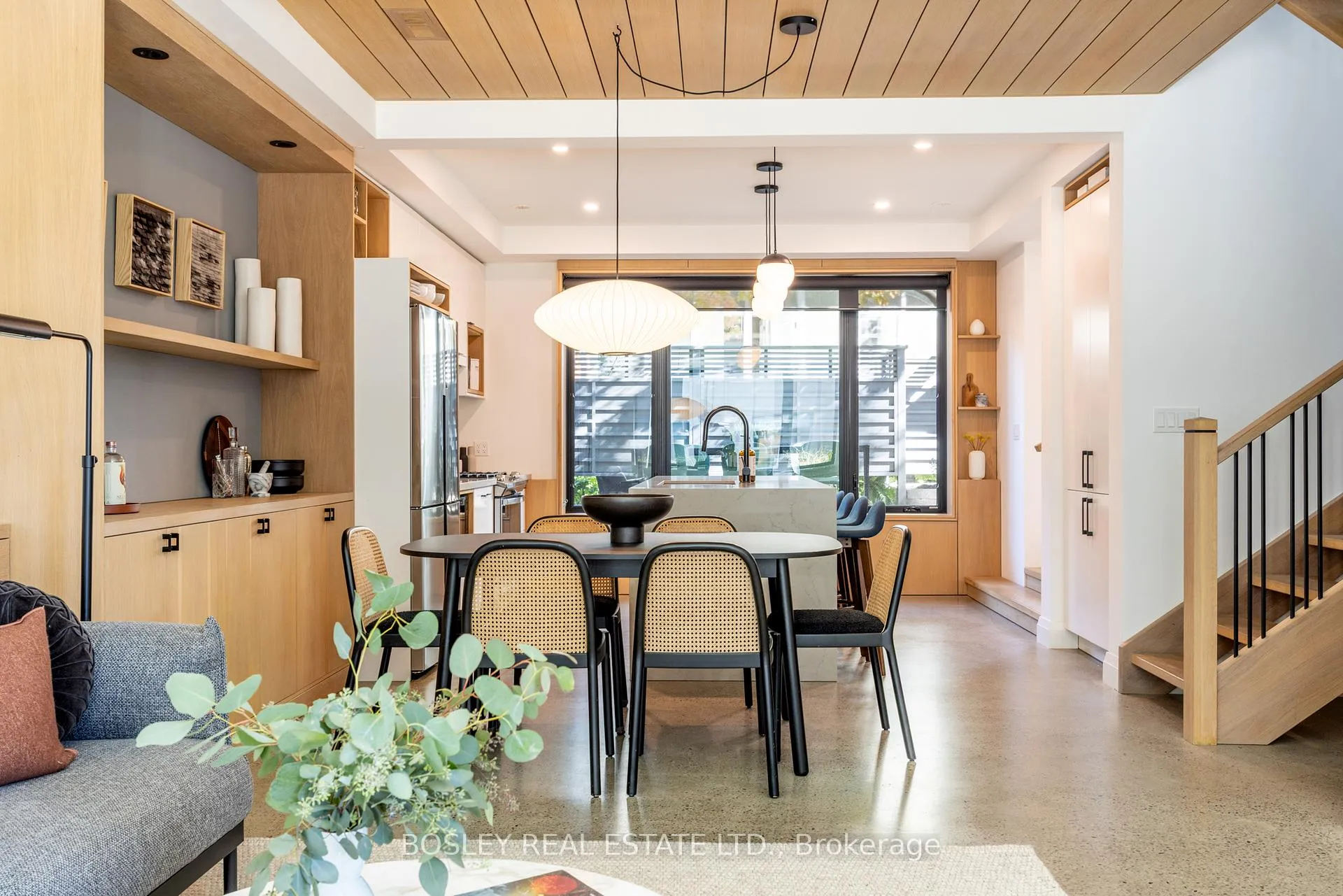 Photo 3 of Unit Unit 2, 12- R Coleridge Avenue, Toronto, Woodbine-Lumsden — HOMEH