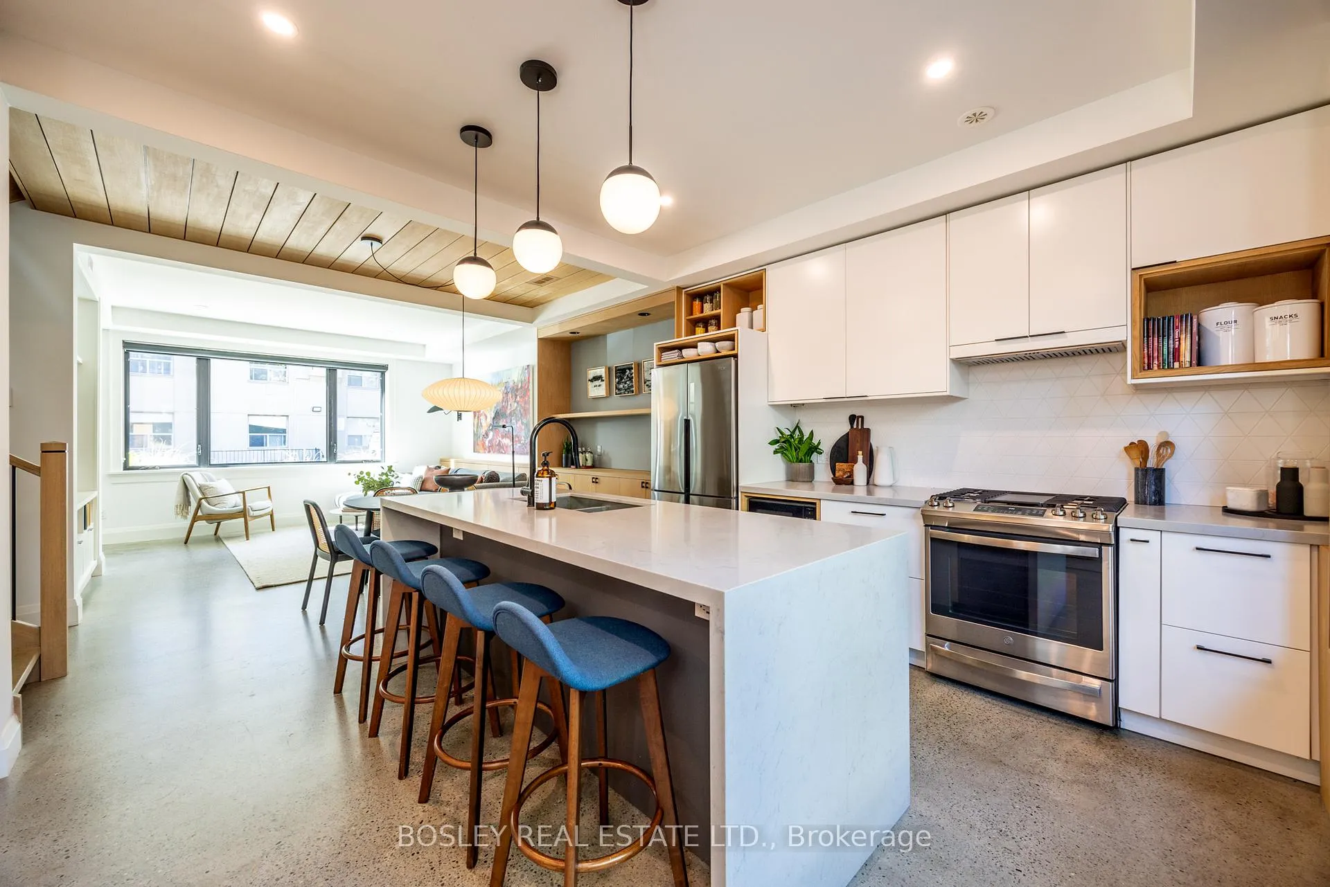 Photo 8 of Unit Unit 2, 12- R Coleridge Avenue, Toronto, Woodbine-Lumsden — HOMEH