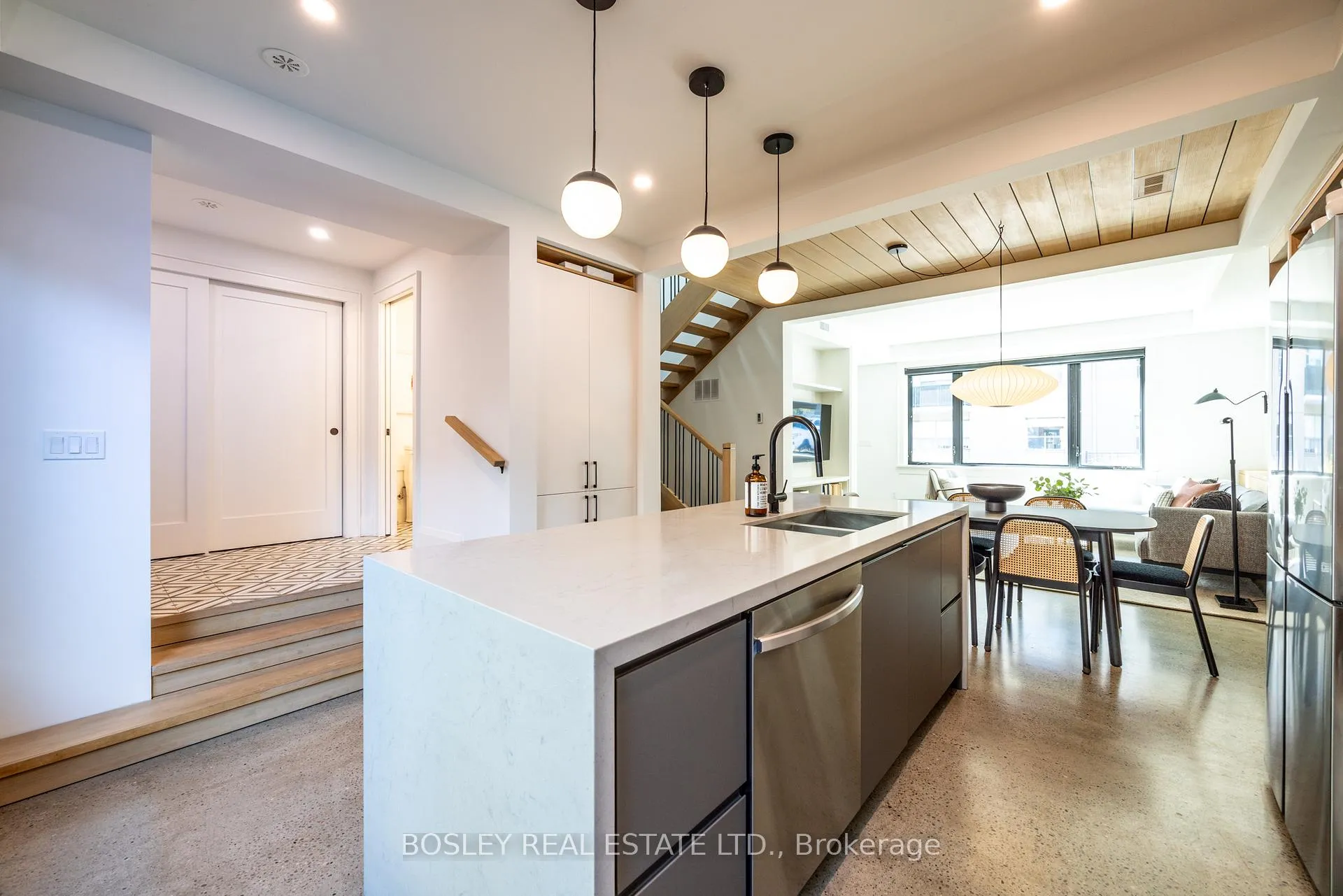 Photo 11 of Unit Unit 2, 12- R Coleridge Avenue, Toronto, Woodbine-Lumsden — HOMEH
