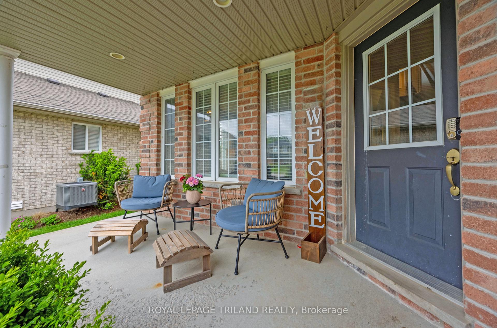 Photo 3 of 42 Fox Hollow Drive, Thames Centre, Dorchester — HOMEH