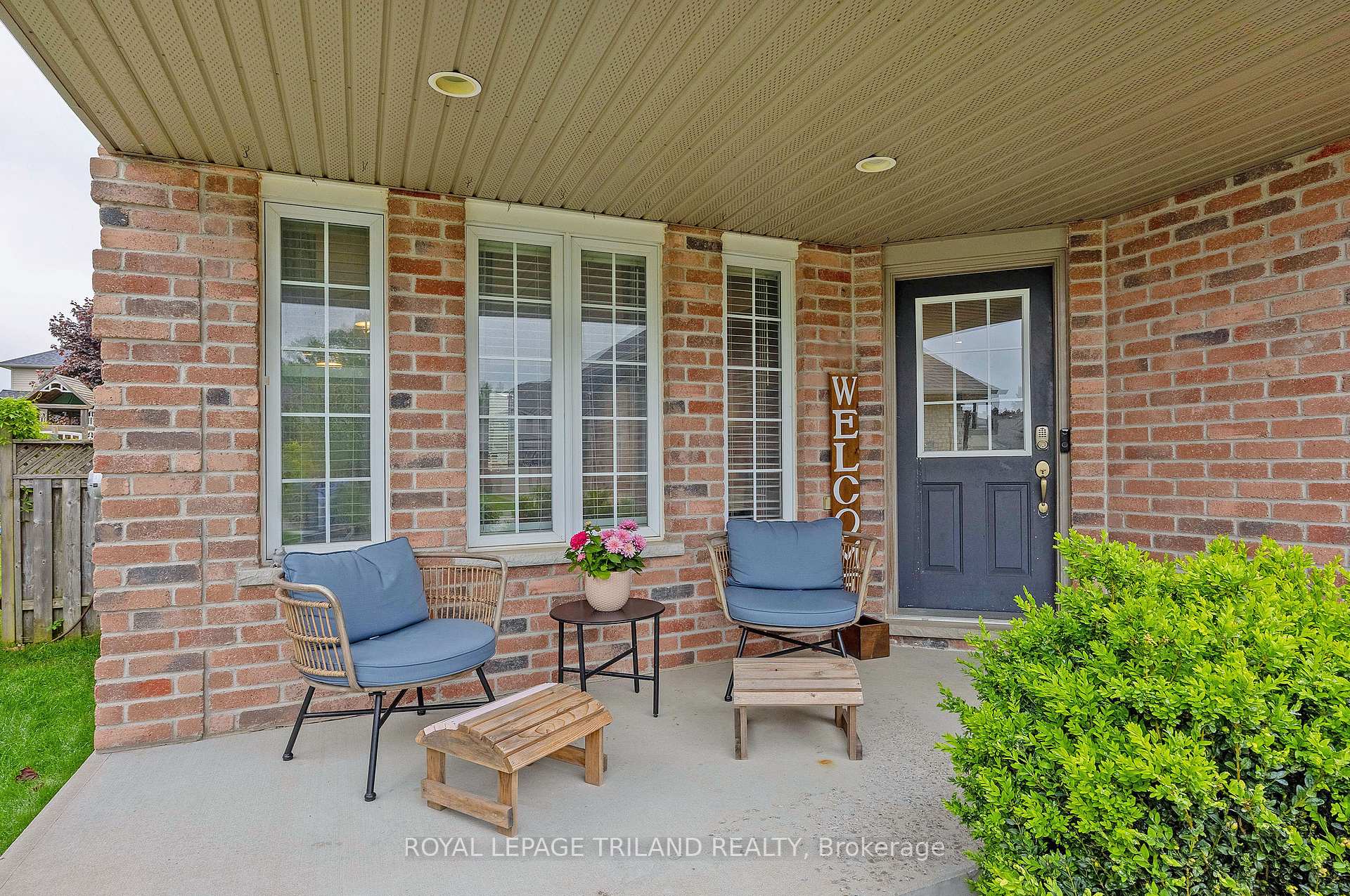 Photo 4 of 42 Fox Hollow Drive, Thames Centre, Dorchester — HOMEH