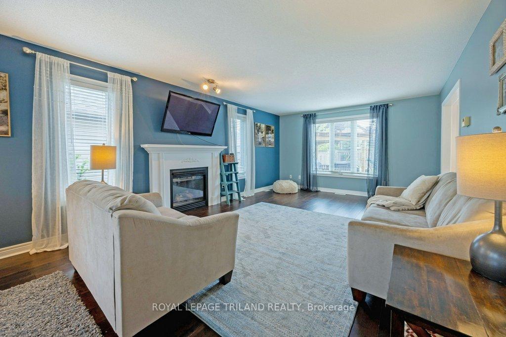 Photo 6 of 42 Fox Hollow Drive, Thames Centre, Dorchester — HOMEH