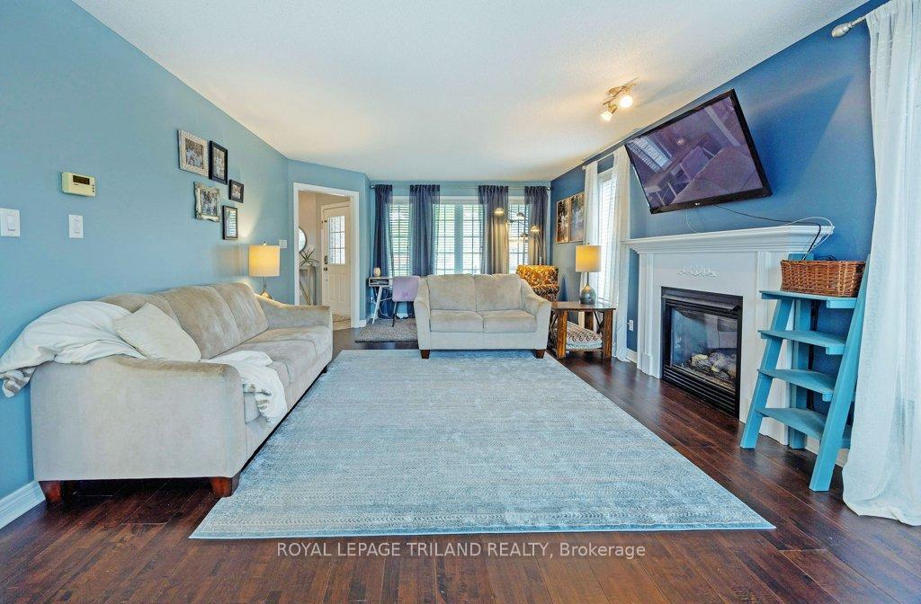 Photo 8 of 42 Fox Hollow Drive, Thames Centre, Dorchester — HOMEH