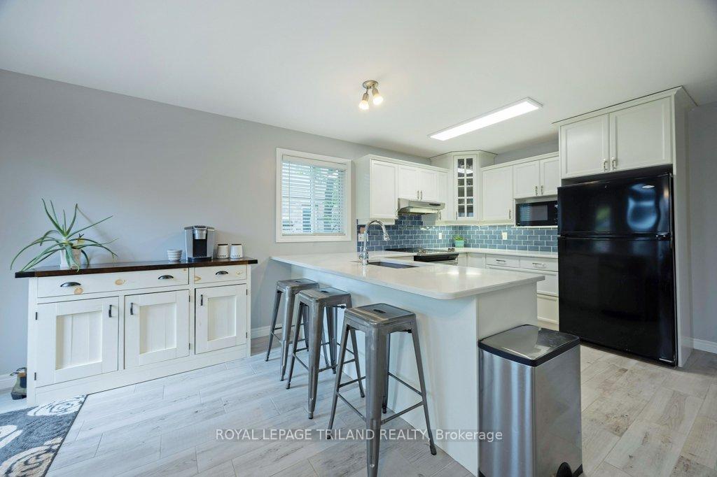 Photo 12 of 42 Fox Hollow Drive, Thames Centre, Dorchester — HOMEH