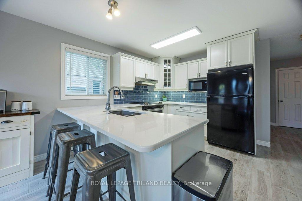 Photo 13 of 42 Fox Hollow Drive, Thames Centre, Dorchester — HOMEH