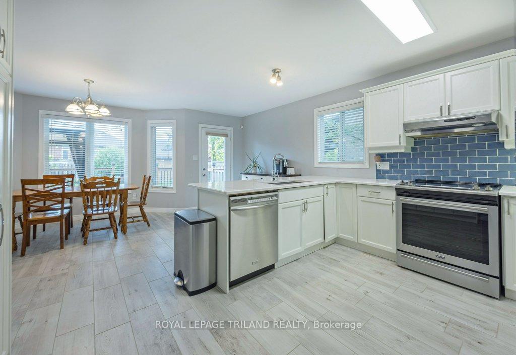 Photo 17 of 42 Fox Hollow Drive, Thames Centre, Dorchester — HOMEH