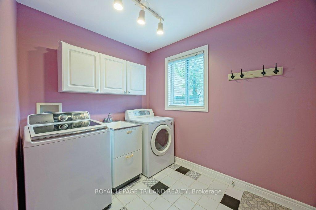 Photo 18 of 42 Fox Hollow Drive, Thames Centre, Dorchester — HOMEH