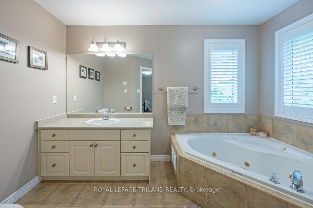Photo 22 of 42 Fox Hollow Drive, Thames Centre, Dorchester — HOMEH