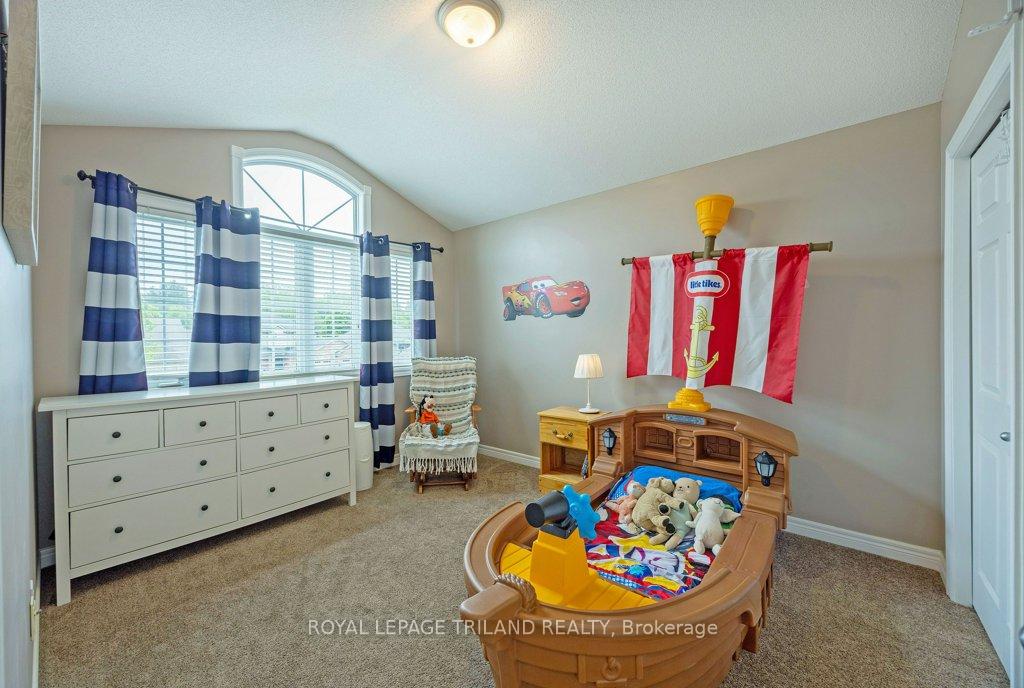 Photo 26 of 42 Fox Hollow Drive, Thames Centre, Dorchester — HOMEH