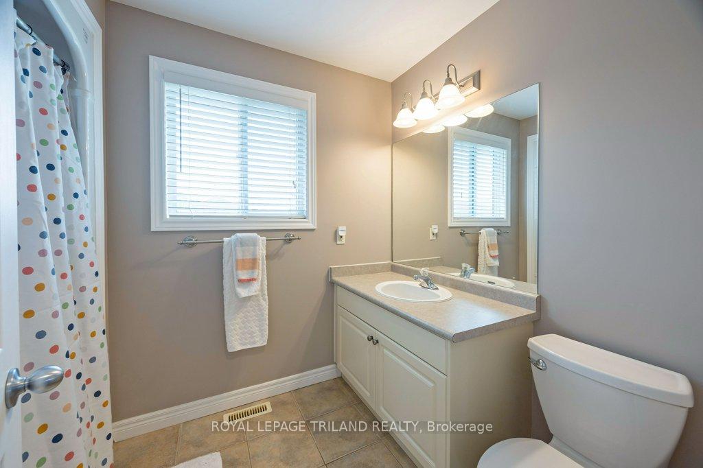 Photo 27 of 42 Fox Hollow Drive, Thames Centre, Dorchester — HOMEH
