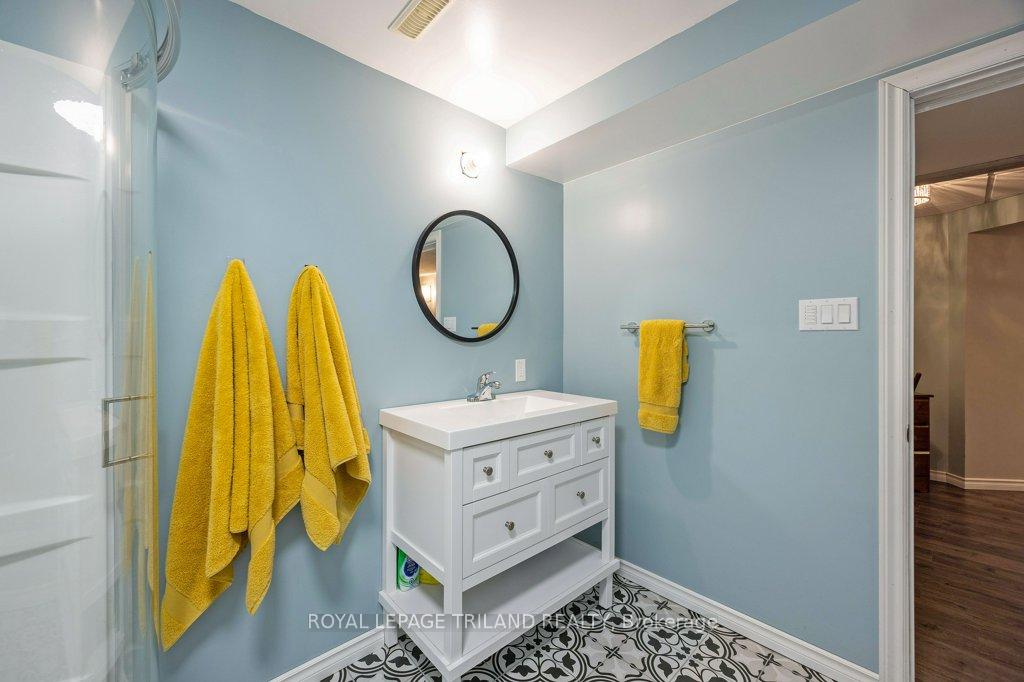 Photo 32 of 42 Fox Hollow Drive, Thames Centre, Dorchester — HOMEH