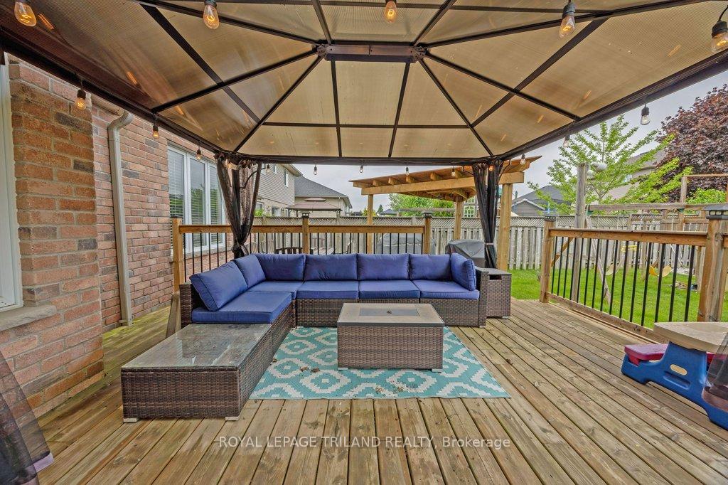 Photo 36 of 42 Fox Hollow Drive, Thames Centre, Dorchester — HOMEH