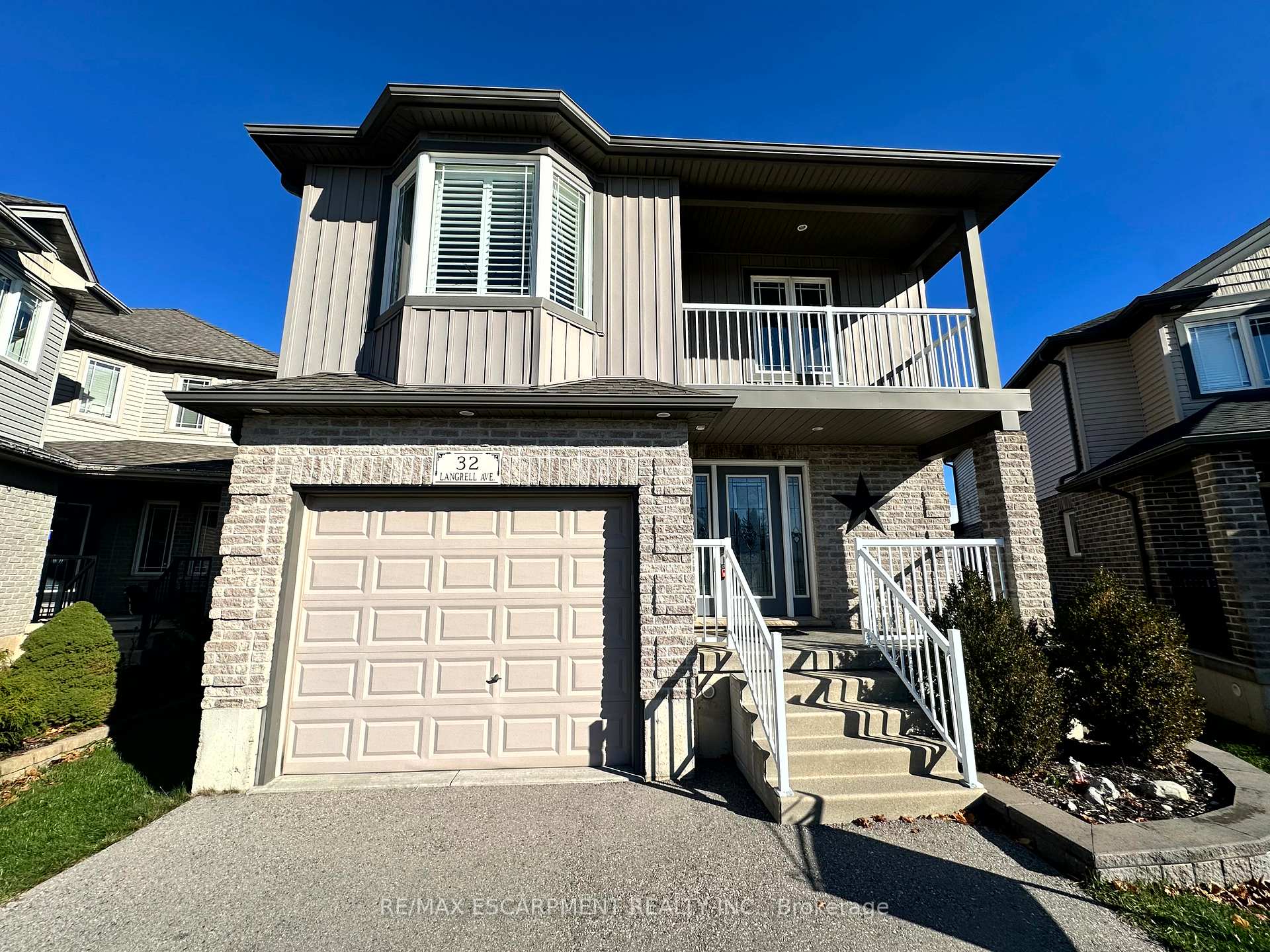 Photo 3 of 32 Langrell Avenue, Tillsonburg — HOMEH