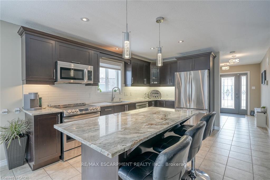 Photo 5 of 32 Langrell Avenue, Tillsonburg — HOMEH