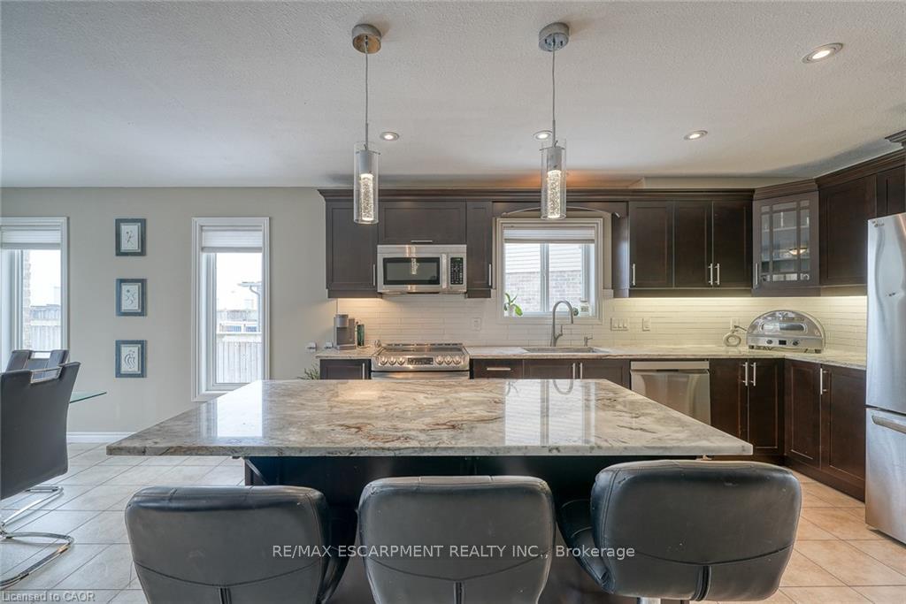 Photo 10 of 32 Langrell Avenue, Tillsonburg — HOMEH