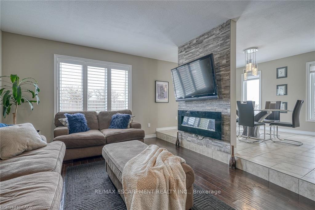 Photo 12 of 32 Langrell Avenue, Tillsonburg — HOMEH
