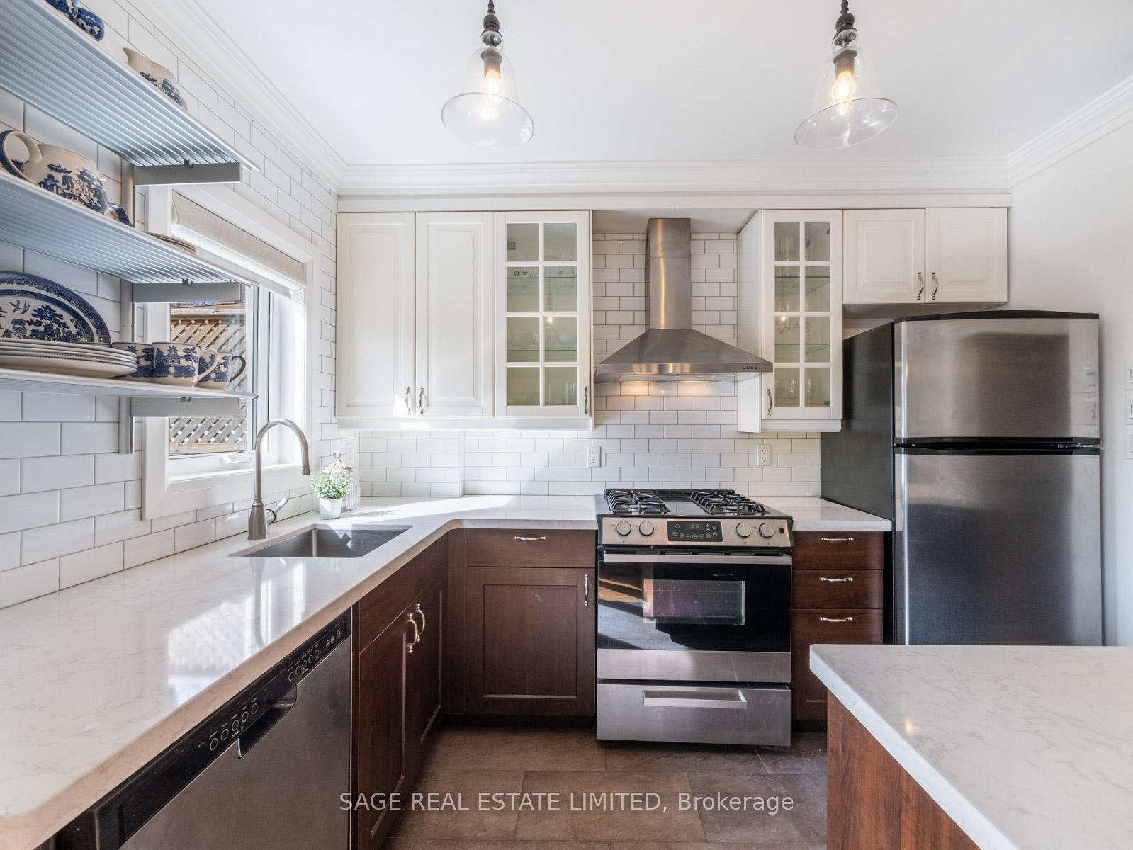 Photo 10 of 20 Petman Avenue, Toronto, Mount Pleasant East — HOMEH