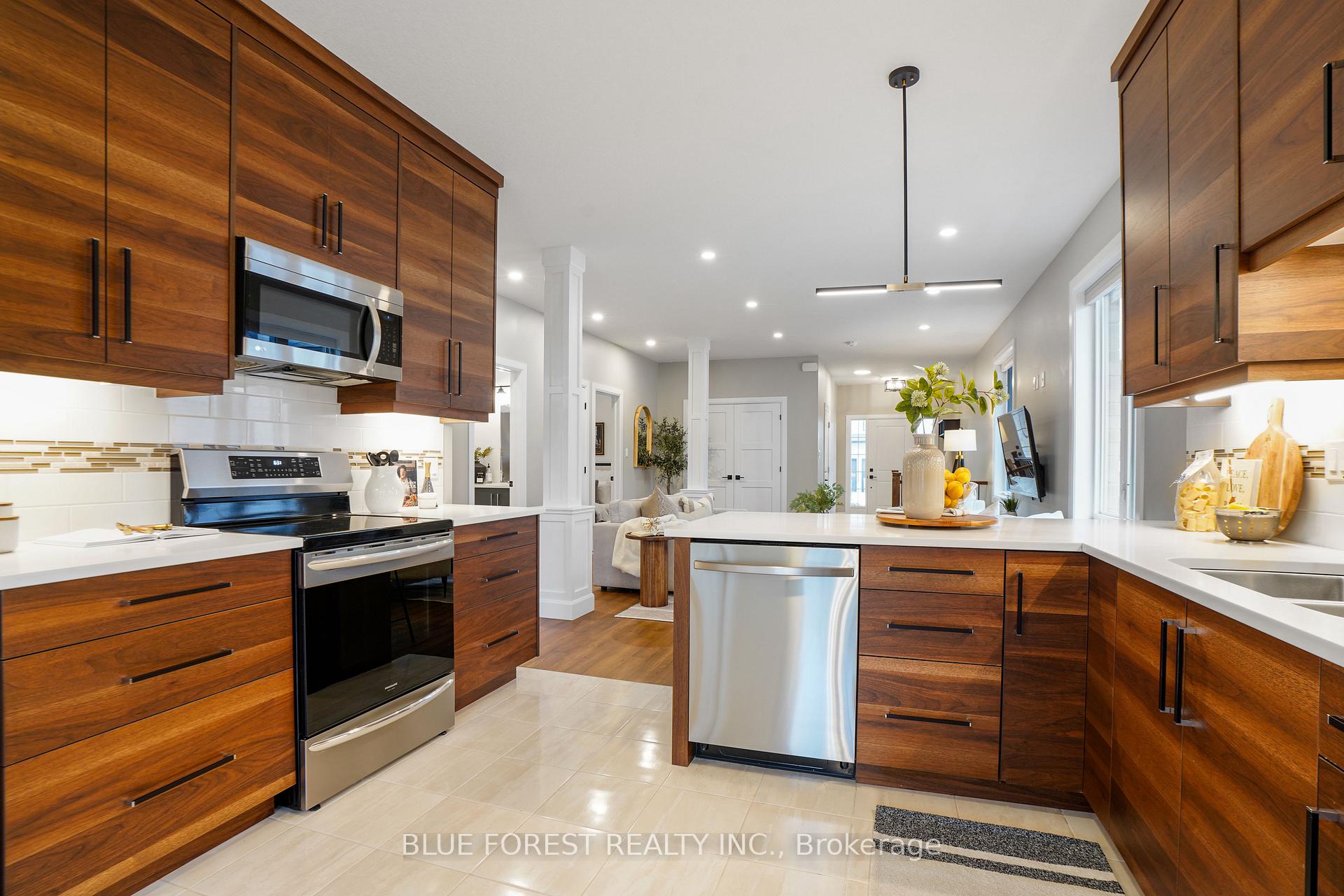 Photo 14 of 3 McNeil Street, Strathroy-Caradoc, Mount Brydges — HOMEH