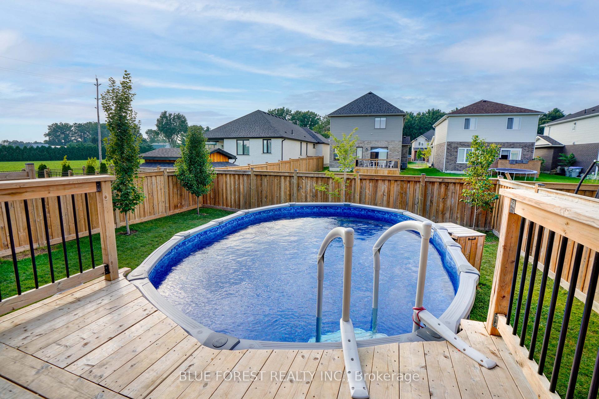 Photo 38 of 3 McNeil Street, Strathroy-Caradoc, Mount Brydges — HOMEH