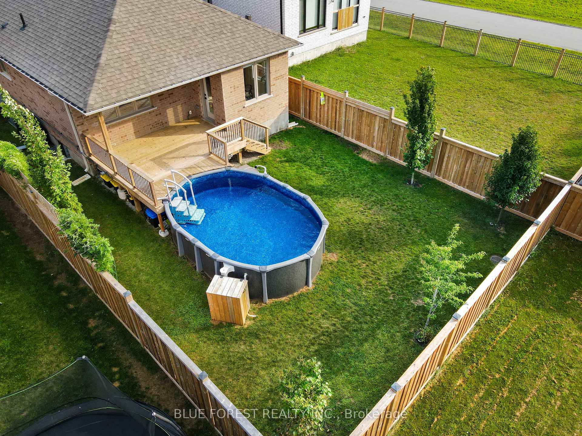 Photo 42 of 3 McNeil Street, Strathroy-Caradoc, Mount Brydges — HOMEH