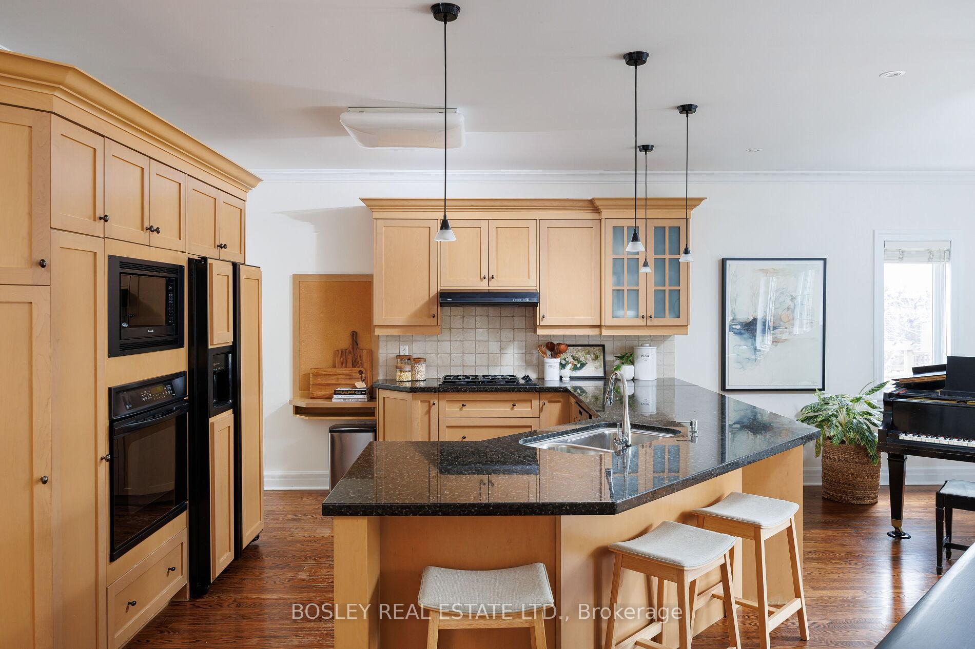 Photo 11 of 190 Airdrie Road, Toronto, Leaside — HOMEH