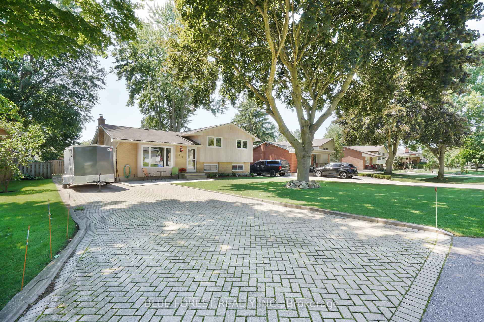 Photo 3 of 245 Chittick Crescent, Thames Centre, Dorchester — HOMEH