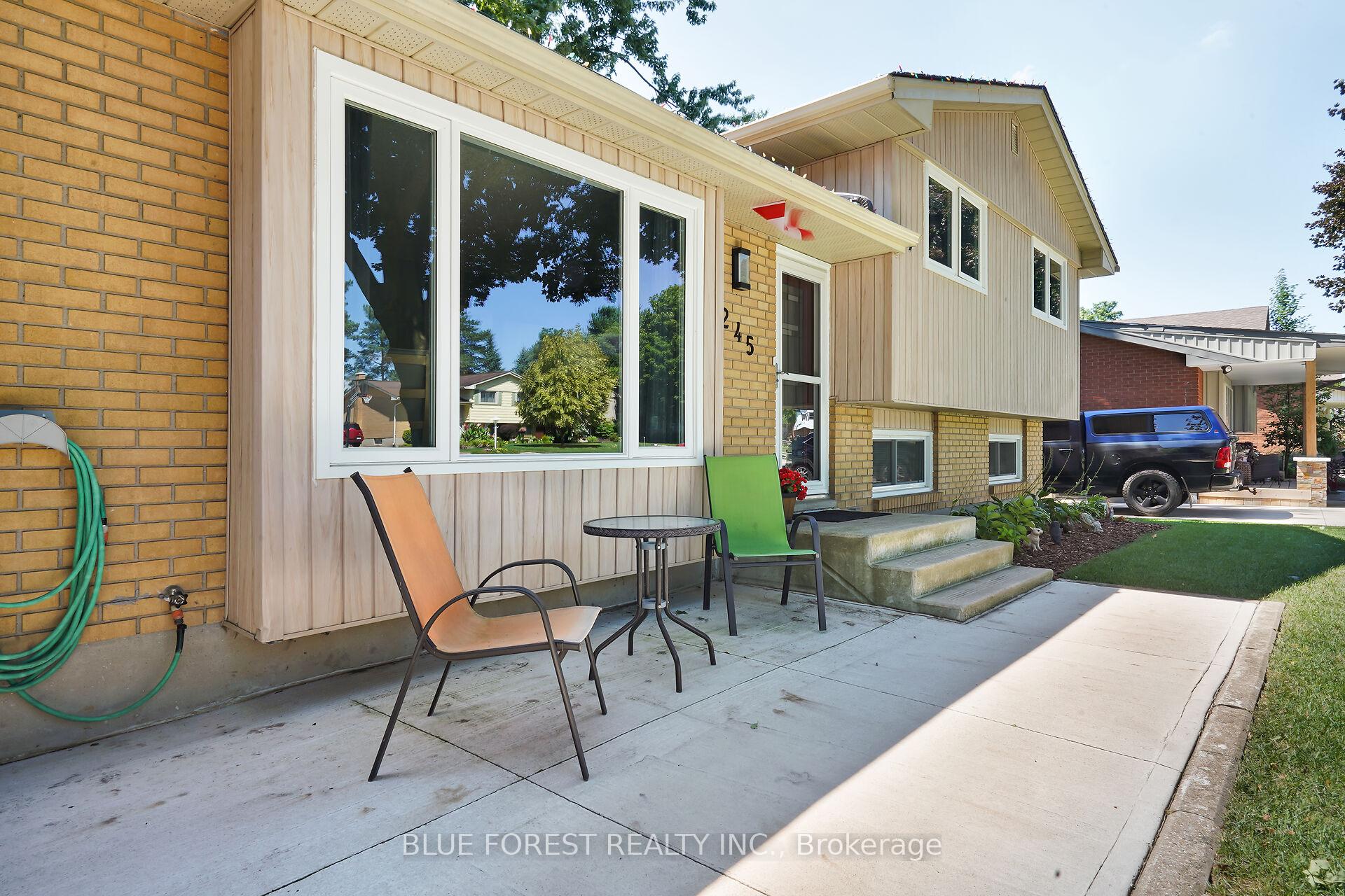 Photo 6 of 245 Chittick Crescent, Thames Centre, Dorchester — HOMEH