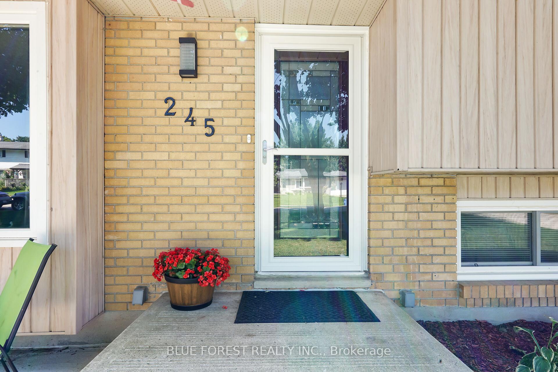 Photo 7 of 245 Chittick Crescent, Thames Centre, Dorchester — HOMEH