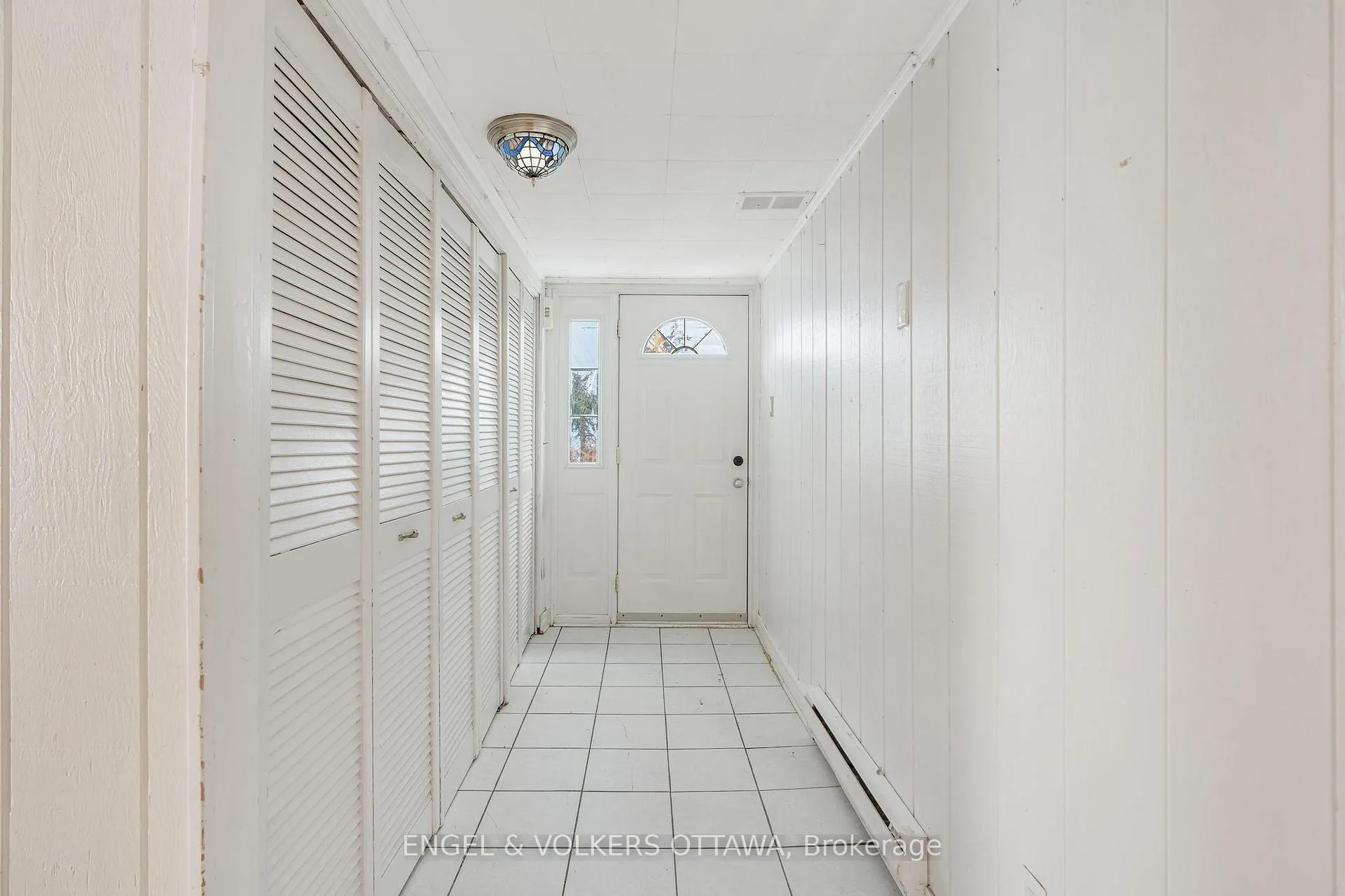 Photo 3 of 467 Edgeworth Avenue, Ottawa, Woodroffe — HOMEH