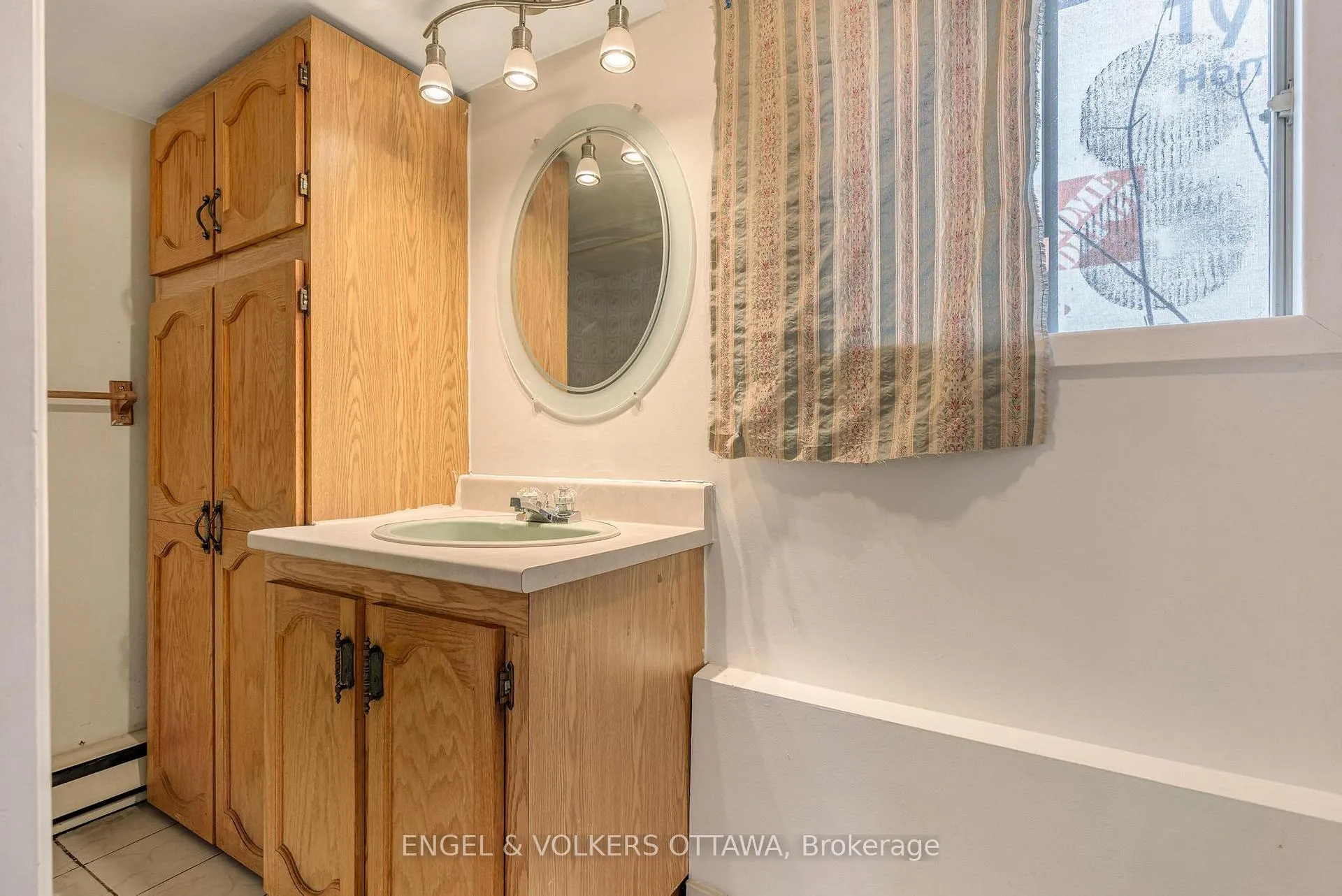 Photo 12 of 467 Edgeworth Avenue, Ottawa, Woodroffe — HOMEH