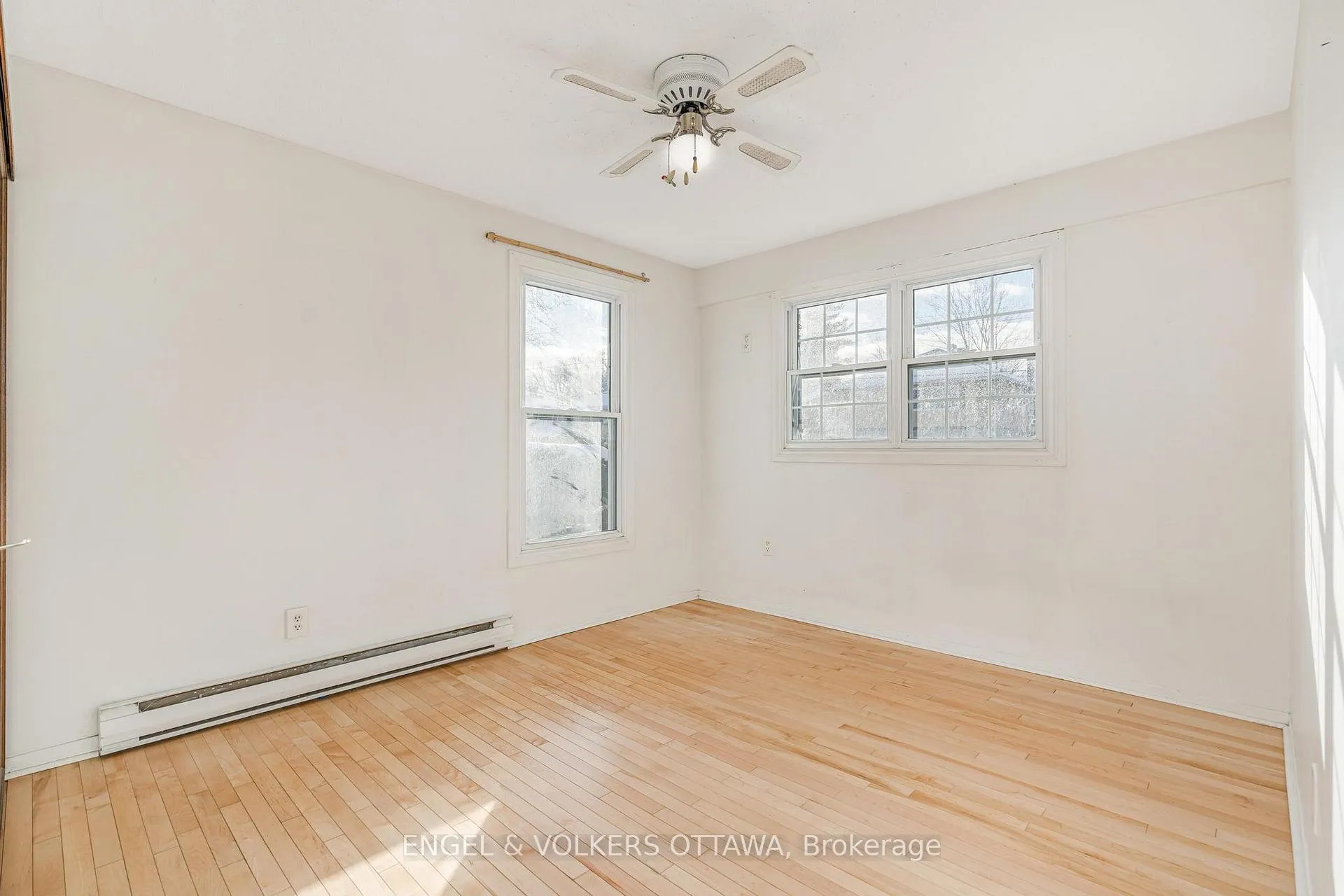 Photo 19 of 467 Edgeworth Avenue, Ottawa, Woodroffe — HOMEH