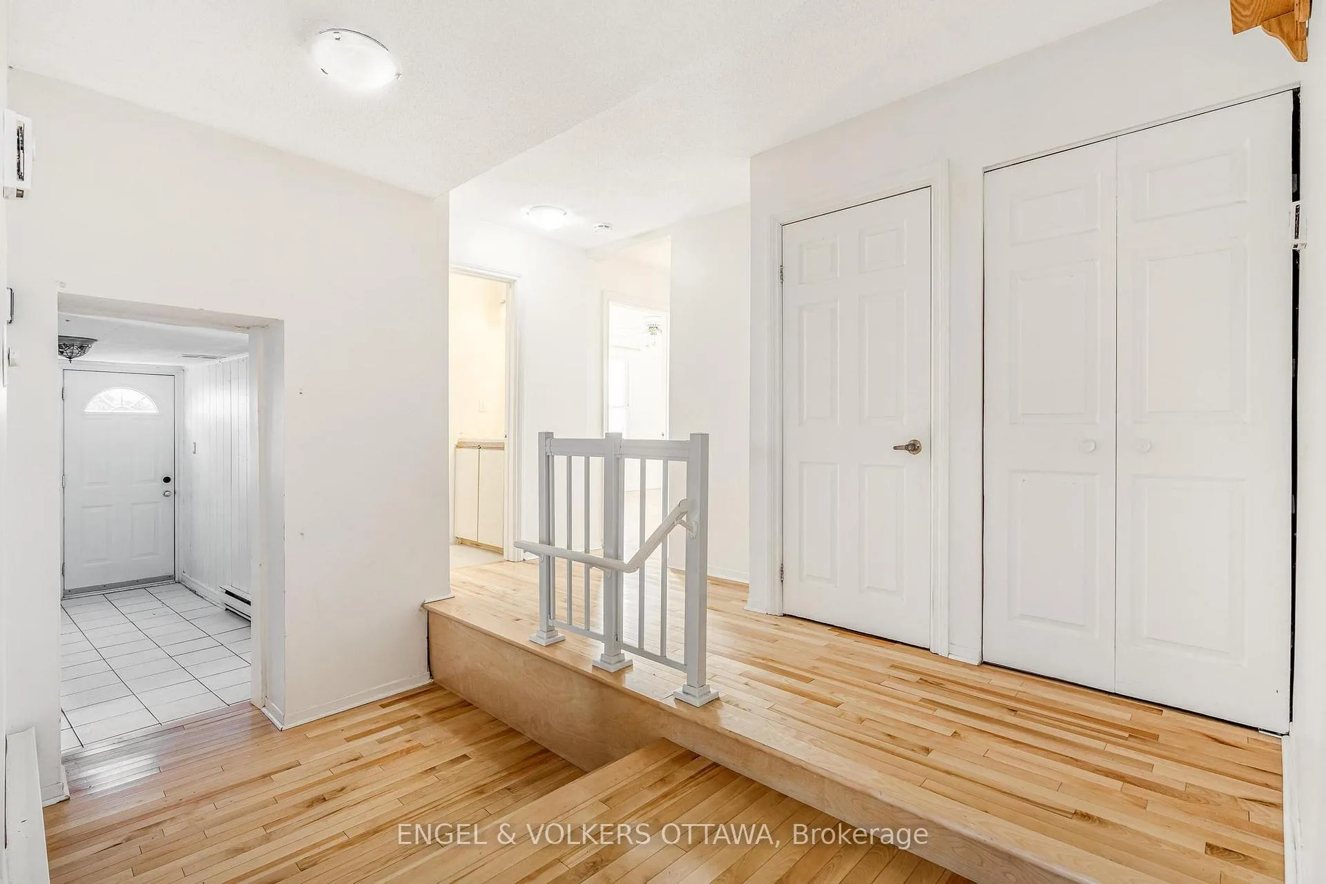 Photo 24 of 467 Edgeworth Avenue, Ottawa, Woodroffe — HOMEH