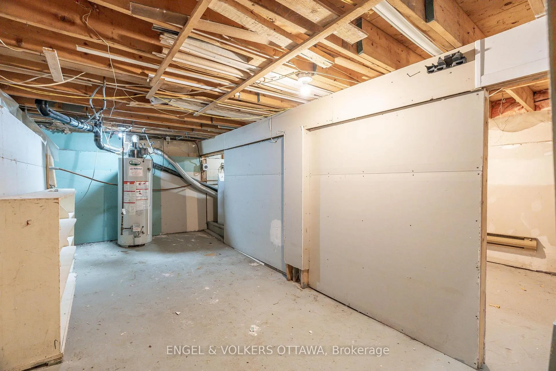 Photo 27 of 467 Edgeworth Avenue, Ottawa, Woodroffe — HOMEH