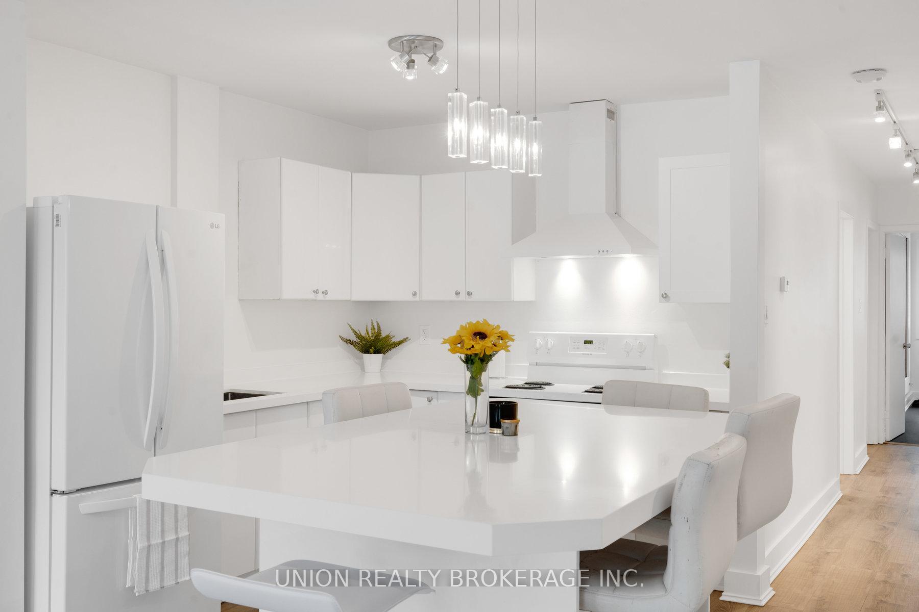 Photo 7 of 2495A Queen Street E, Toronto, The Beaches — HOMEH
