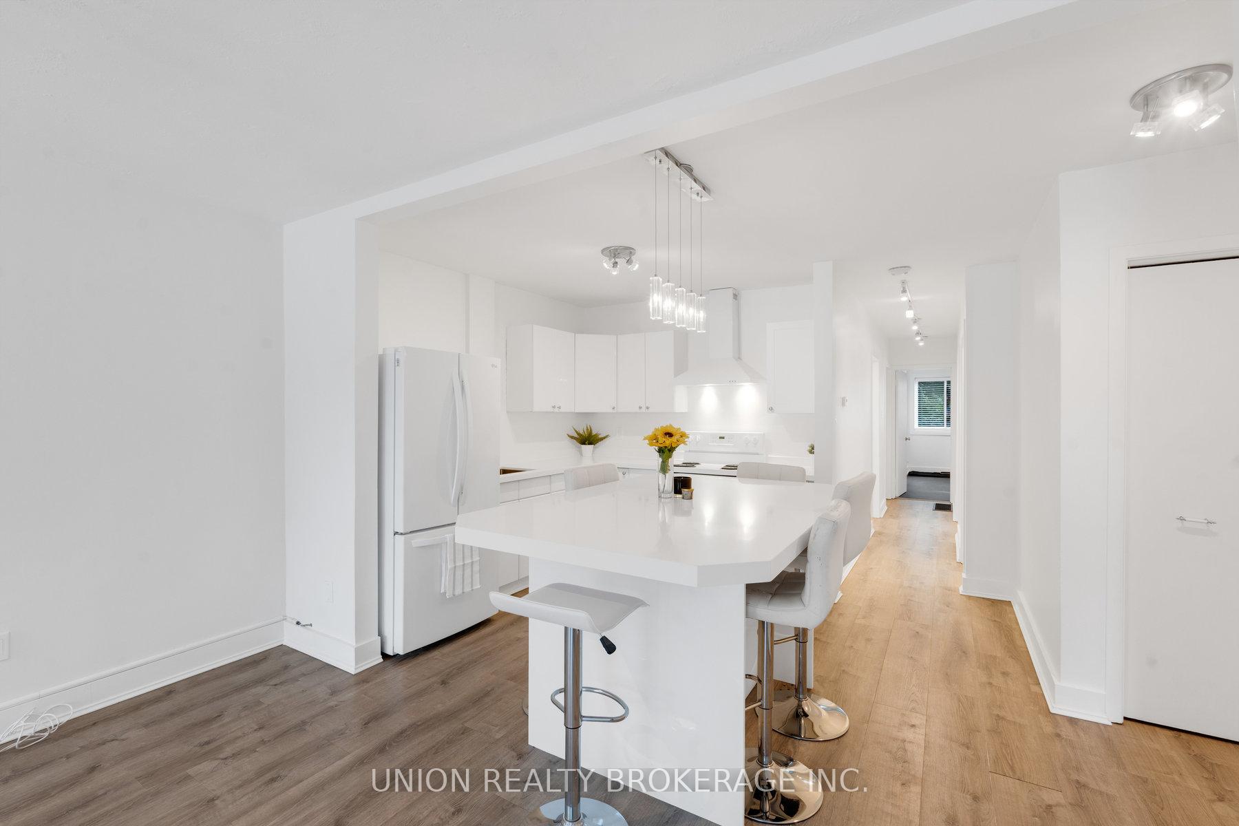 Photo 8 of 2495A Queen Street E, Toronto, The Beaches — HOMEH