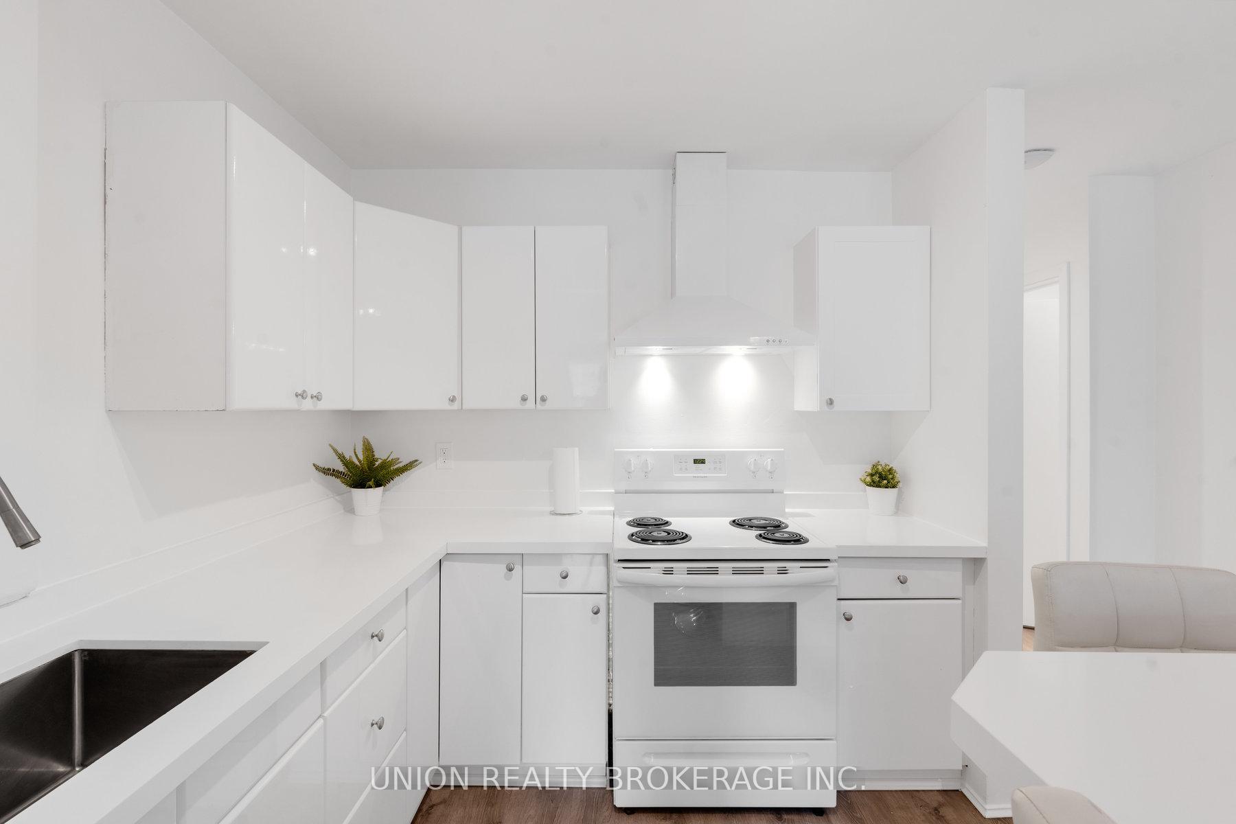 Photo 9 of 2495A Queen Street E, Toronto, The Beaches — HOMEH