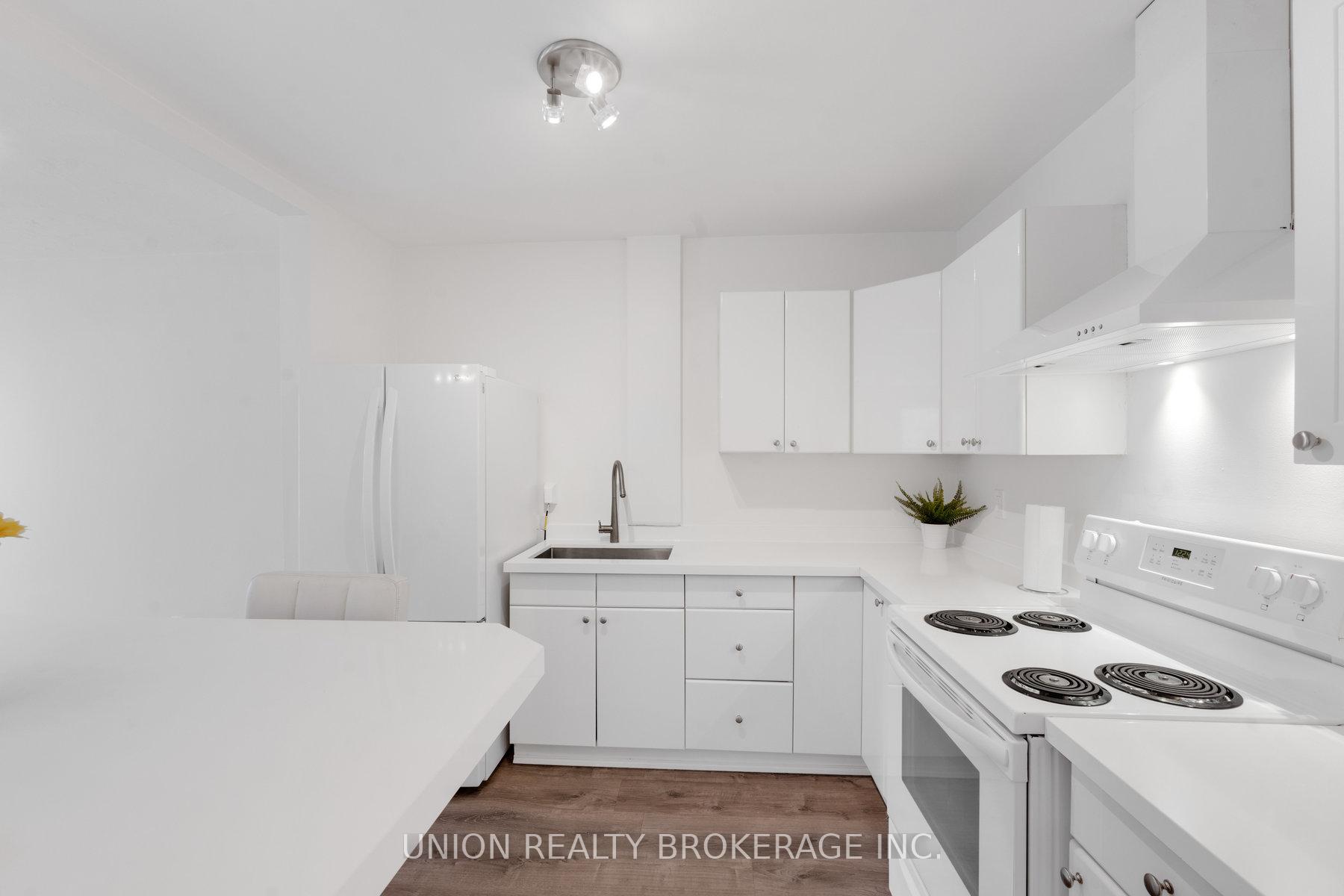 Photo 10 of 2495A Queen Street E, Toronto, The Beaches — HOMEH