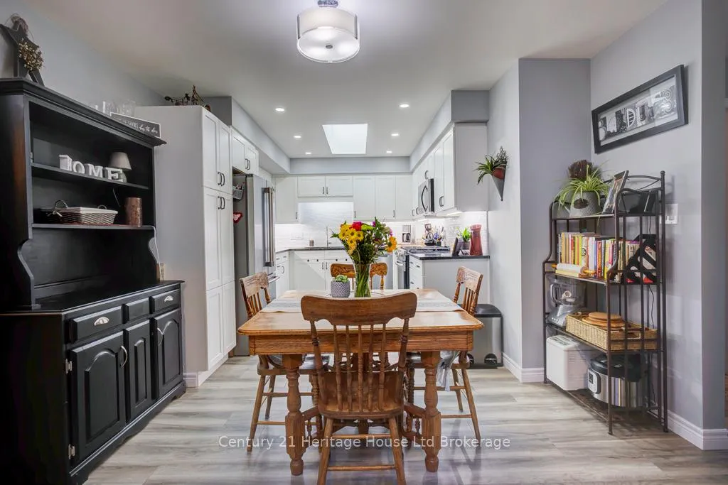 Photo 4 of 26 Edwin Crescent, Tillsonburg — HOMEH