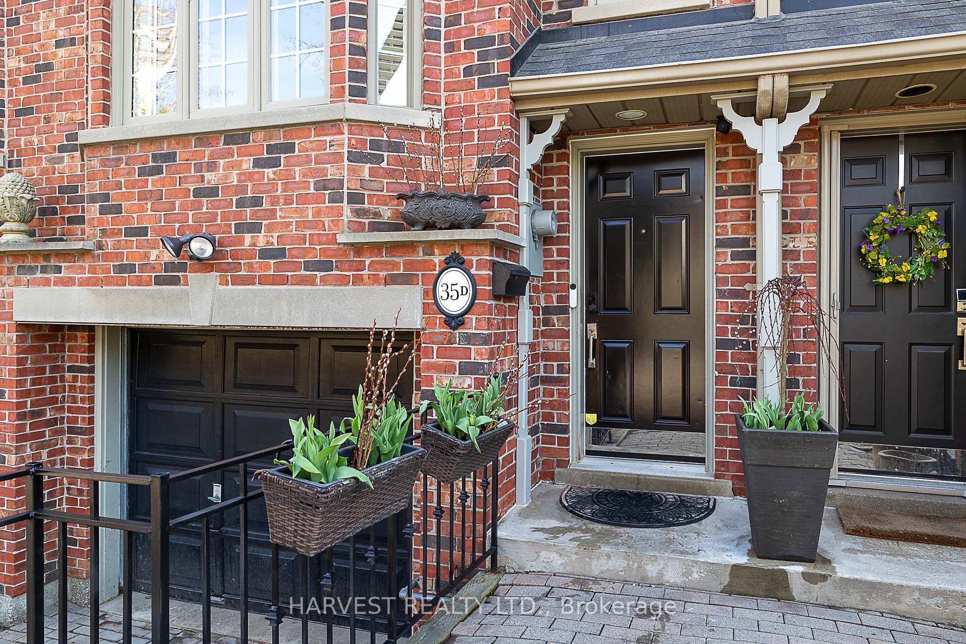 Photo 2 of 35D Spruce Street, Toronto, Cabbagetown-South St. James Town — HOMEH