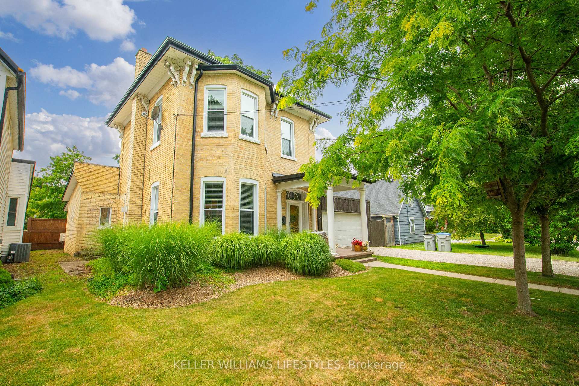 Photo 2 of 132 Emily Street, Strathroy-Caradoc, NW — HOMEH